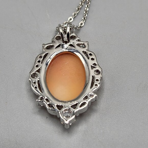 Jaqueline Kennedy X Camrose and Cross Cameo & Crystal Pendant Necklace JBK w Box - Picture 5 of 15